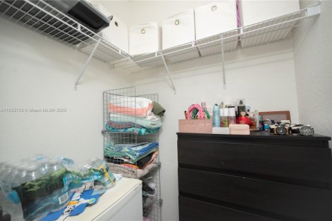 Townhouse in Miami, Florida 3 bedrooms, 164.9 sq.m. № 1818591 - photo 25