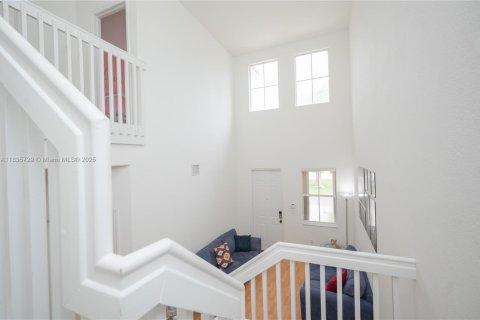 Townhouse in Miami, Florida 3 bedrooms, 164.9 sq.m. № 1818591 - photo 12