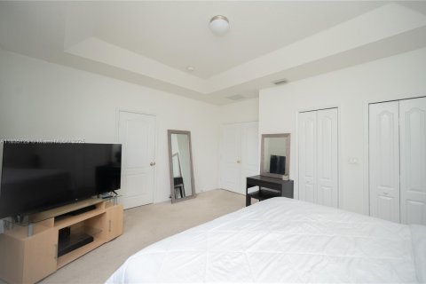 Townhouse in Miami, Florida 3 bedrooms, 164.9 sq.m. № 1818591 - photo 21