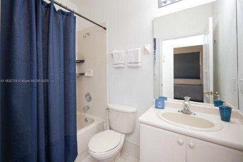 Townhouse in Miami, Florida 3 bedrooms, 164.9 sq.m. № 1818591 - photo 9