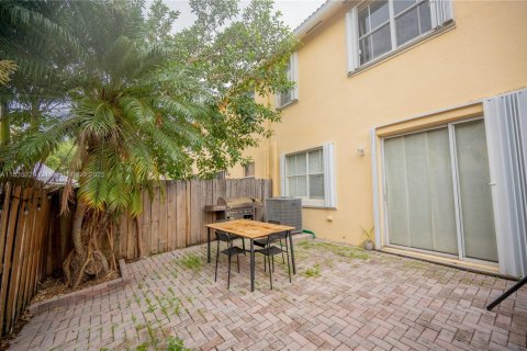 Townhouse in Miami, Florida 3 bedrooms, 164.9 sq.m. № 1818591 - photo 27