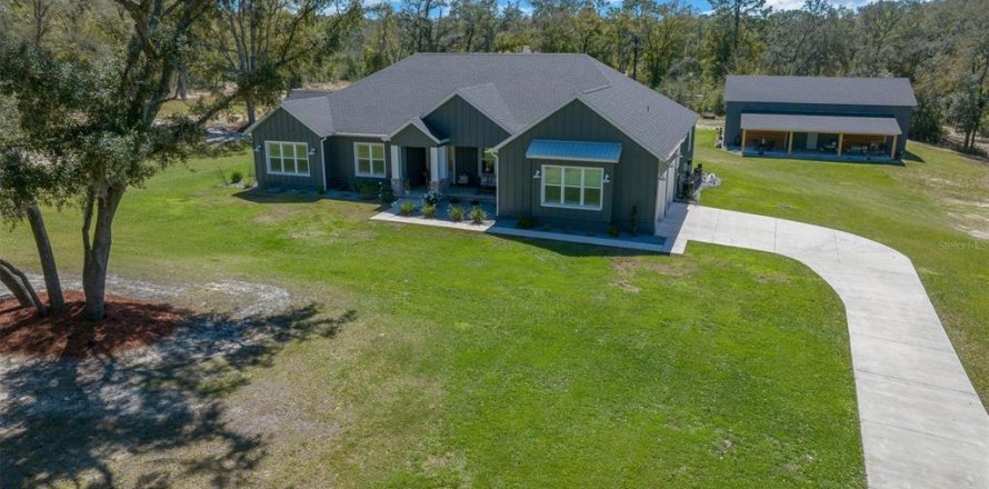 House in Belleview, Florida 4 bedrooms, 308.71 sq.m. № 1537297