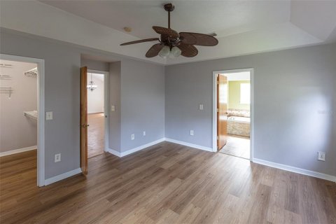 House in Gainesville, Florida 4 bedrooms, 169.27 sq.m. № 1881059 - photo 12