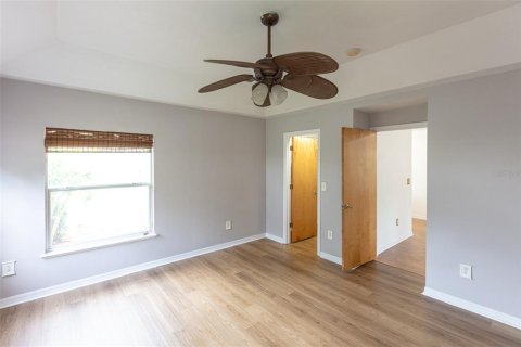 House in Gainesville, Florida 4 bedrooms, 169.27 sq.m. № 1881059 - photo 13