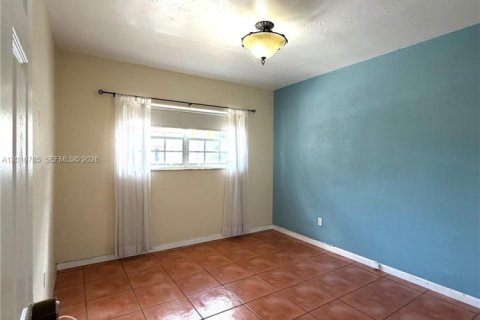 Снять в аренду виллу или дом в Майами, Флорида 3 спальни, 125.88м2, № 2075029 - фото 22
