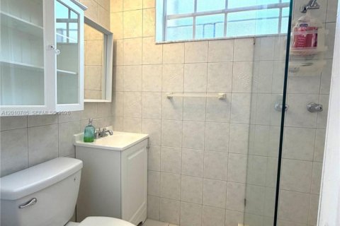 Снять в аренду виллу или дом в Майами, Флорида 3 спальни, 125.88м2, № 2075029 - фото 29