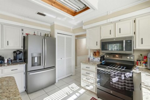 House in Daytona Beach, Florida 3 bedrooms, 155.33 sq.m. № 2155859 - photo 12