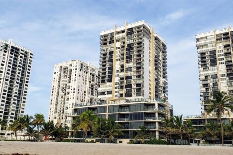 Condominio en venta en Hollywood, Florida, 2 dormitorios, 130.06 m2 № 1811531 - foto 15