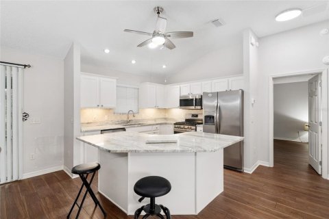 House in The Villages, Florida 3 bedrooms, 138.24 sq.m. № 1899518 - photo 9