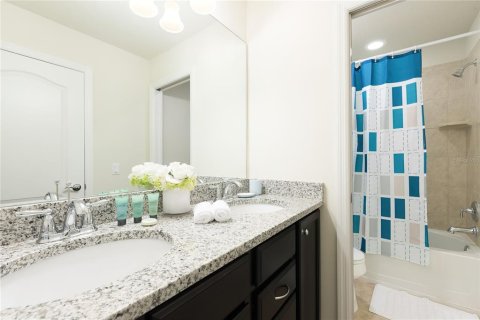 Touwnhouse à vendre à Kissimmee, Floride: 4 chambres, 195.28 m2 № 1344054 - photo 15
