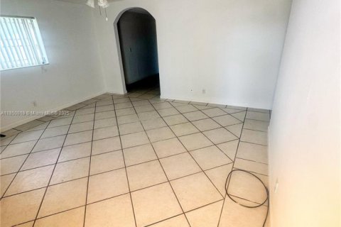 House in Tamarac, Florida 2 bedrooms, 94.48 sq.m. № 1857479 - photo 27