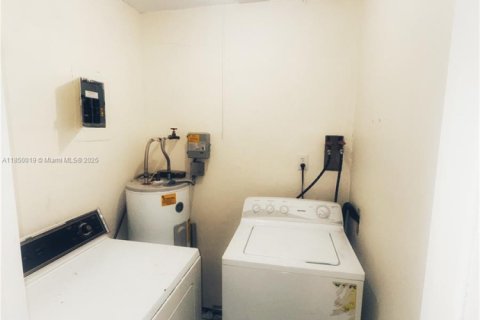 House in Tamarac, Florida 2 bedrooms, 94.48 sq.m. № 1857479 - photo 20