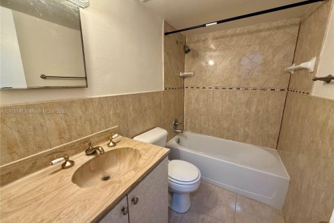 Снять в аренду кондоминиум в Майами-Гарденс, Флорида 40.88м2, № 2034735 - фото 9