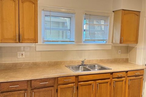 House in Tampa, Florida 3 bedrooms, 99.59 sq.m. № 2394347 - photo 8