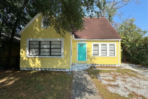House in Tampa, Florida 3 bedrooms, 99.59 sq.m. № 2394347