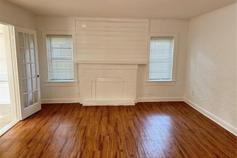 House in Tampa, Florida 3 bedrooms, 99.59 sq.m. № 2394347 - photo 3