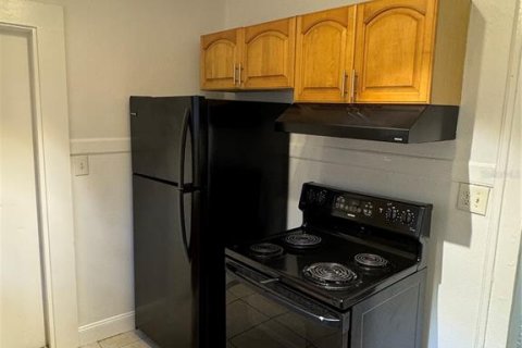 House in Tampa, Florida 3 bedrooms, 99.59 sq.m. № 2394347 - photo 9