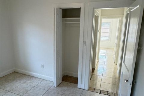 House in Tampa, Florida 3 bedrooms, 99.59 sq.m. № 2394347 - photo 13