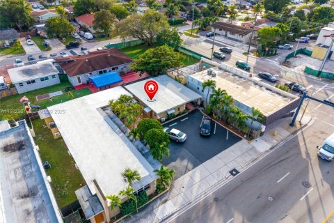 Propiedad comercial en venta en Miramar, Florida, 340.95 m2 № 1993392 - foto 10