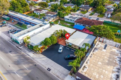 Propiedad comercial en venta en Miramar, Florida, 340.95 m2 № 1993392 - foto 9