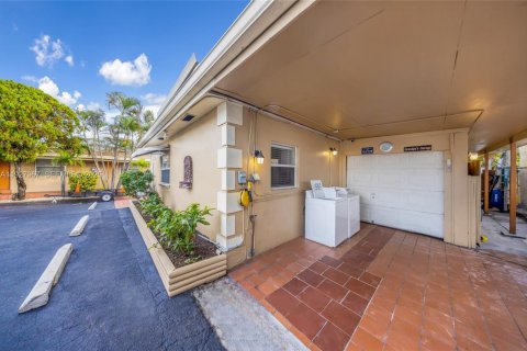 Propiedad comercial en venta en Miramar, Florida, 340.95 m2 № 1993392 - foto 5