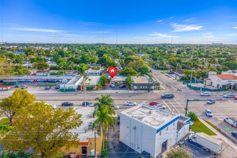 Propiedad comercial en venta en Miramar, Florida, 340.95 m2 № 1993392 - foto 8