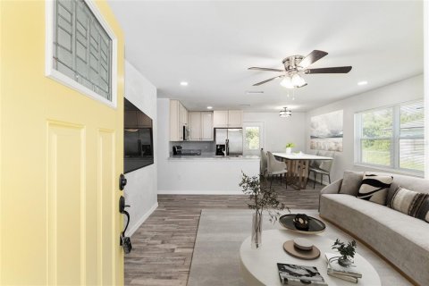House in Gainesville, Florida 3 bedrooms, 89.19 sq.m. № 1853055 - photo 2