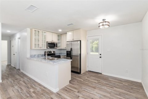 House in Gainesville, Florida 3 bedrooms, 89.19 sq.m. № 1853055 - photo 9