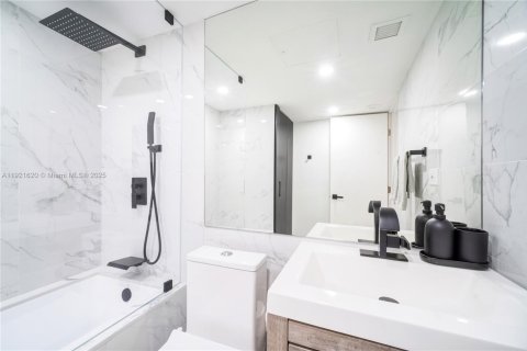 Condominio en venta en Miami Beach, Florida, 1 dormitorio, 73.21 m2 № 2082748 - foto 26