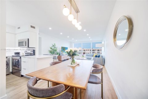 Condominio en Miami Beach, Florida, 1 dormitorio № 2082748