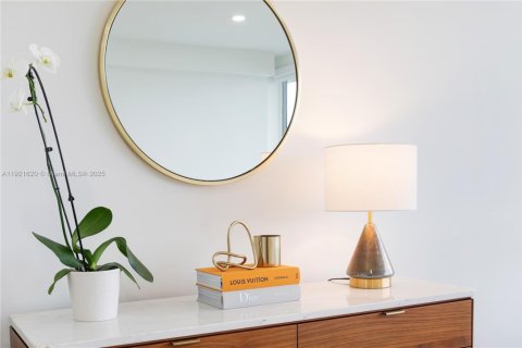 Condominio en venta en Miami Beach, Florida, 1 dormitorio, 73.21 m2 № 2082748 - foto 21