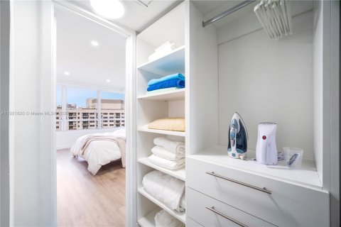 Condominio en venta en Miami Beach, Florida, 1 dormitorio, 73.21 m2 № 2082748 - foto 24