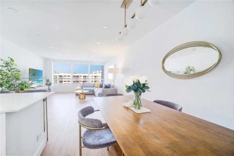 Condominio en venta en Miami Beach, Florida, 1 dormitorio, 73.21 m2 № 2082748 - foto 2