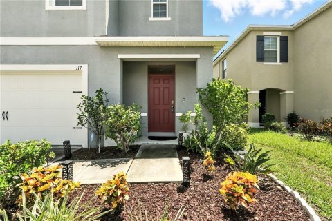 House in Davenport, Florida 5 bedrooms, 234.3 sq.m. № 1878191 - photo 2