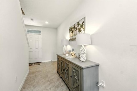 House in Davenport, Florida 5 bedrooms, 234.3 sq.m. № 1878191 - photo 4