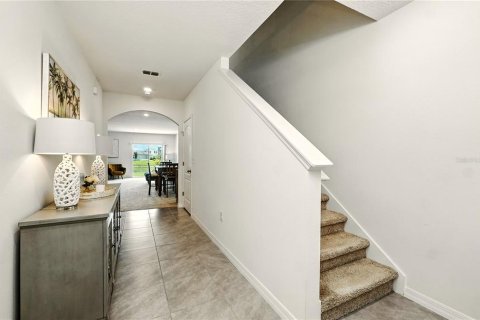 House in Davenport, Florida 5 bedrooms, 234.3 sq.m. № 1878191 - photo 3