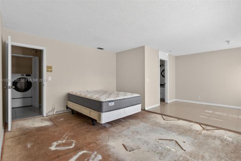 Adosado en venta en Coral Springs, Florida, 2 dormitorios, 124.77 m2 № 2074604 - foto 16