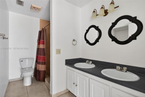 Adosado en venta en Coral Springs, Florida, 2 dormitorios, 124.77 m2 № 2074604 - foto 18