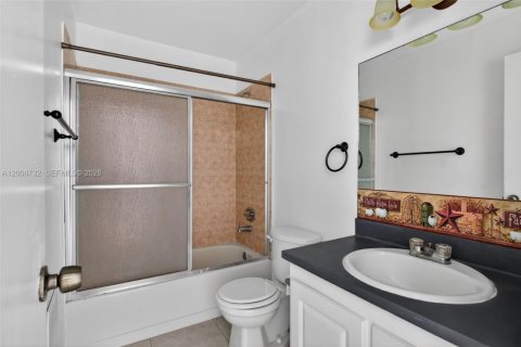 Adosado en venta en Coral Springs, Florida, 2 dormitorios, 124.77 m2 № 2074604 - foto 21