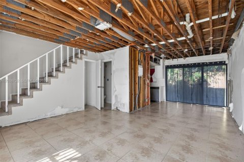 Adosado en venta en Coral Springs, Florida, 2 dormitorios, 124.77 m2 № 2074604 - foto 5