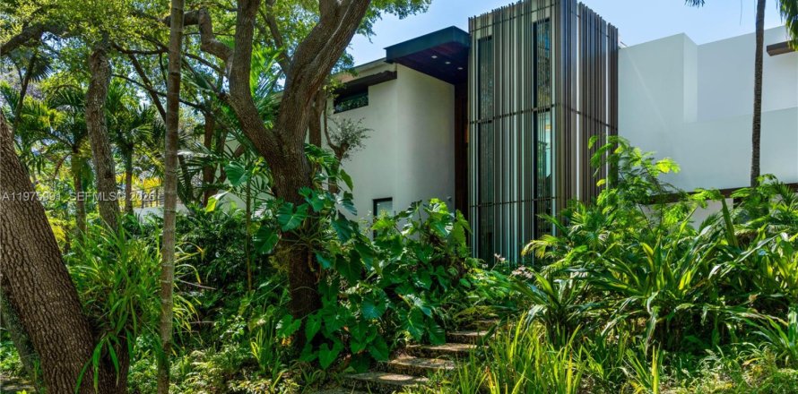 Дом в Пайнкрест, Флорида 7 спален, 563.45м2 № 2052129