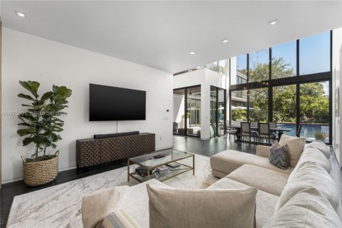 Купить виллу или дом в Пайнкрест, Флорида 7 спален, 563.45м2, № 2052129 - фото 12