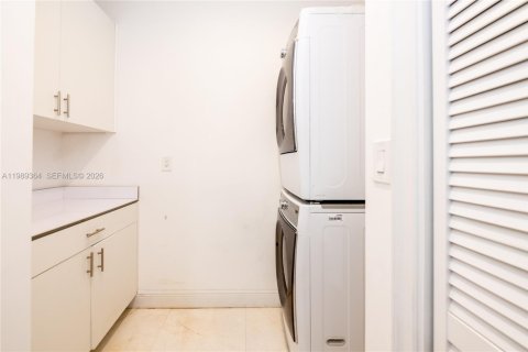 Villa ou maison à vendre à Miami, Floride: 4 chambres, 289.3 m2 № 2063070 - photo 26