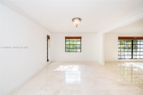 Villa ou maison à vendre à Miami, Floride: 4 chambres, 289.3 m2 № 2063070 - photo 12