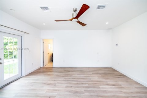 Villa ou maison à vendre à Miami, Floride: 4 chambres, 289.3 m2 № 2063070 - photo 30
