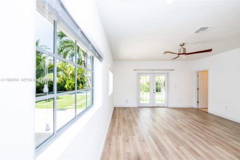 Villa ou maison à vendre à Miami, Floride: 4 chambres, 289.3 m2 № 2063070 - photo 28