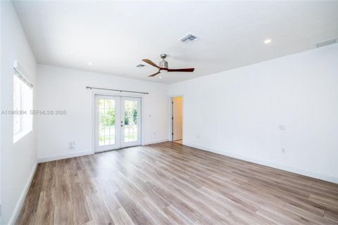 Villa ou maison à vendre à Miami, Floride: 4 chambres, 289.3 m2 № 2063070 - photo 29