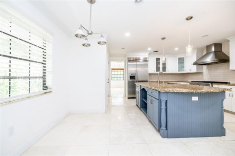 Villa ou maison à vendre à Miami, Floride: 4 chambres, 289.3 m2 № 2063070 - photo 27