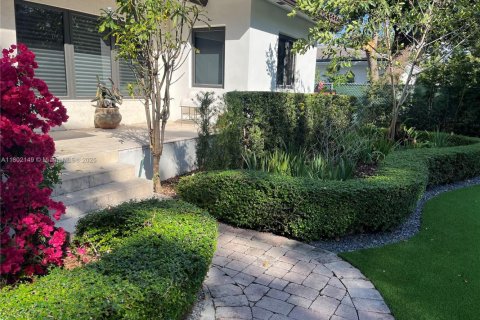 House in Miami, Florida 3 bedrooms, 144.46 sq.m. № 1685854 - photo 4