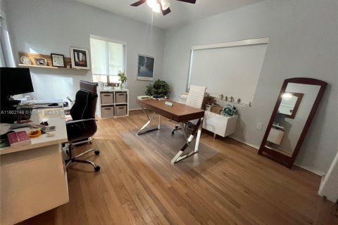 House in Miami, Florida 3 bedrooms, 144.46 sq.m. № 1685854 - photo 19